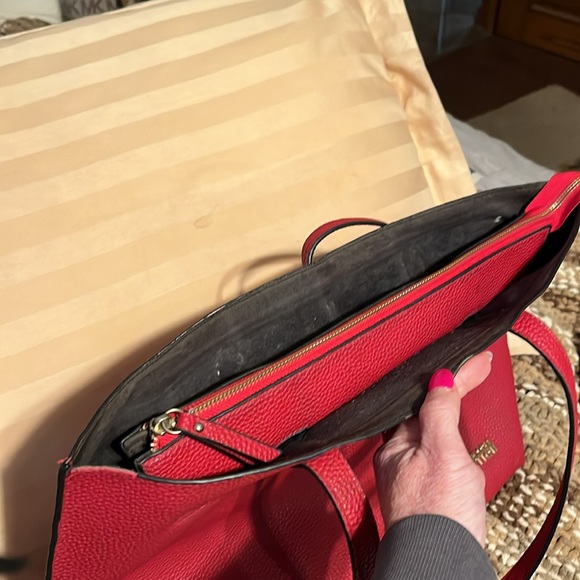 Kenneth Cole Reaction tote bag gently used slight scratches on hardware - Picture 4 of 7